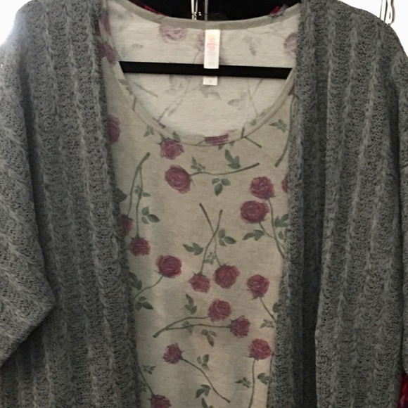 LuLaRoe Lindsay paired with a Perfect T. - Picture 2 of 7